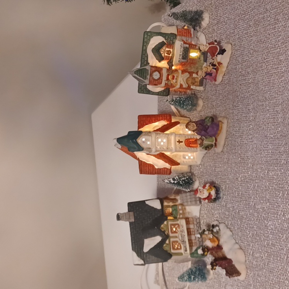 12 Pieces Mini Porcelain Christmas Village Building & Little People Accessories